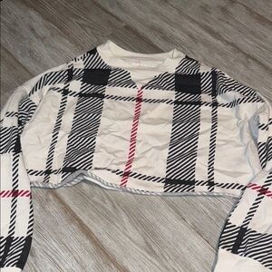 Colsie Black and White Cropped Boxy Sweatshirt